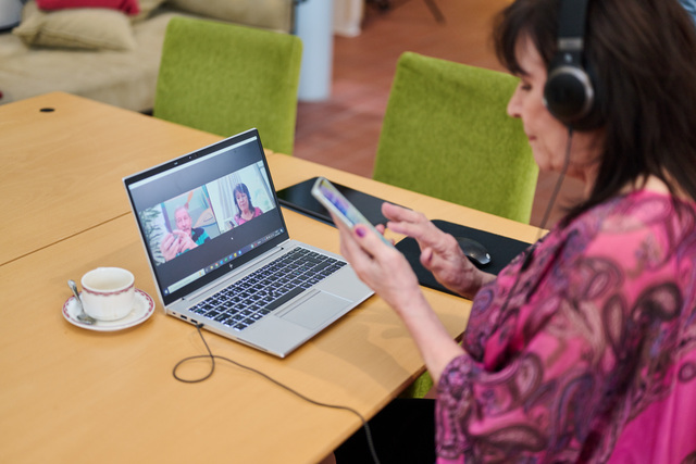 Tiedote: Yhden luukun palvelu seniorien digitaitojen tueksi aukeaa