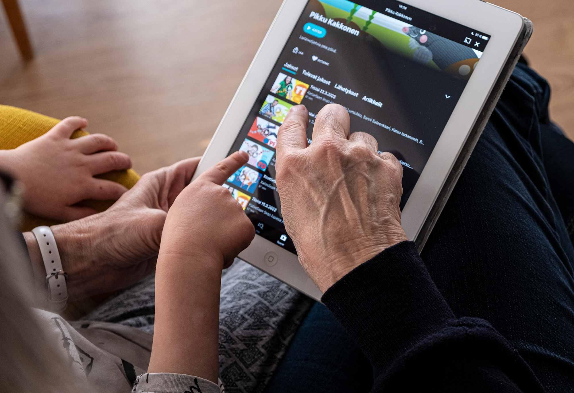 Taaperoni tekee taidetta tekoälyllä – minä en osaa